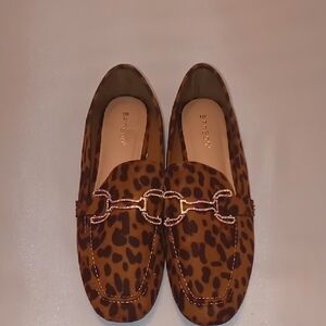 BRAND NEW BANBOO LEOPARD PRINT FLAT